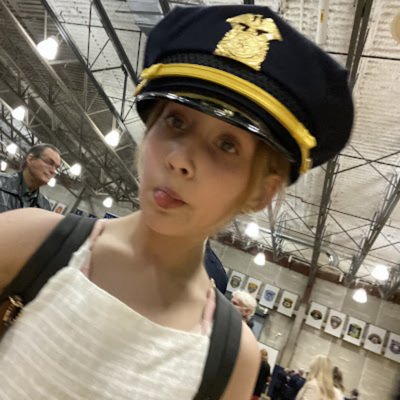 Meet your Posher, Ashley - Picture 1 of 1